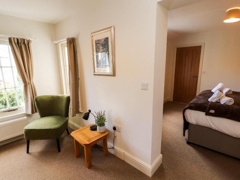 Holborn Cottage Blencathra Street - image 13