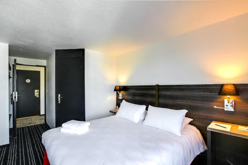 Triple Room - Main Building image 4