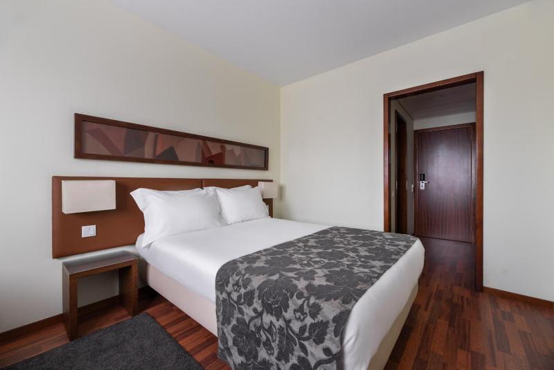  Double or Twin Room with City View image 1