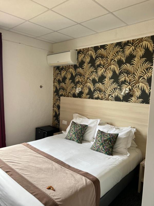 Standard Double or Twin Room image 1
