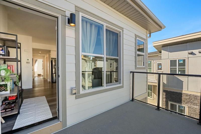 Aspen - Town House with 2 Bedrooms Garage Parking AC & More! - image 3
