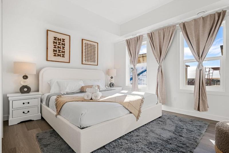 Aspen - Town House with 2 Bedrooms Garage Parking AC & More! - image 9