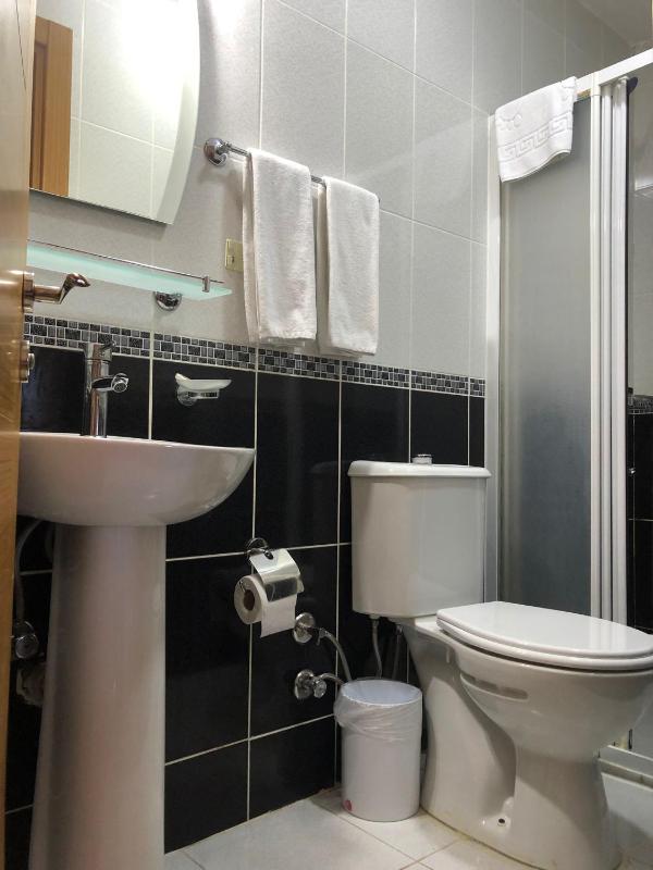 Deluxe Double Room with Sea View image 3