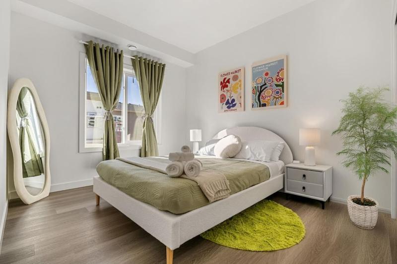 Aspen - Town House with 2 Bedrooms Garage Parking AC & More! - image 11