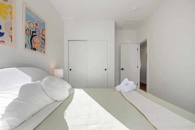 Aspen - Town House with 2 Bedrooms Garage Parking AC & More! - image 12