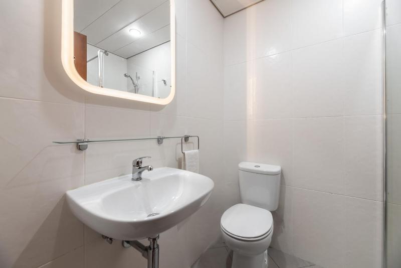 Family Room with Sea View image 2