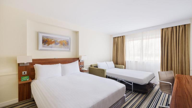 Standard Double Room with Single Sofa Bed image 1