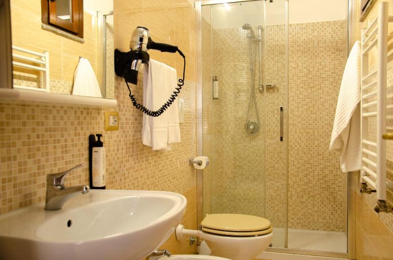 One-Bedroom Apartment - Separate Building image 3