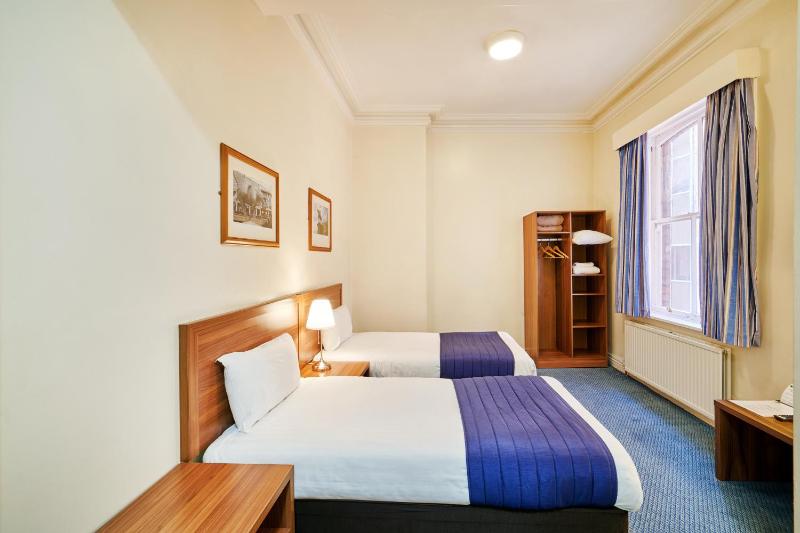 Twin Room image 1