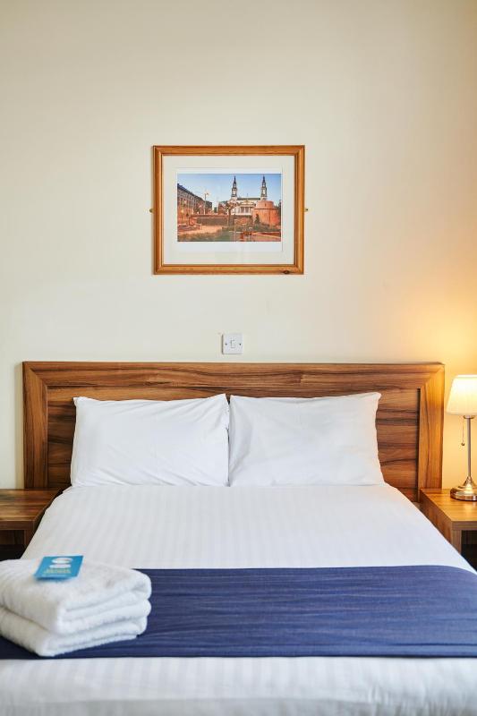 Double Room image 1