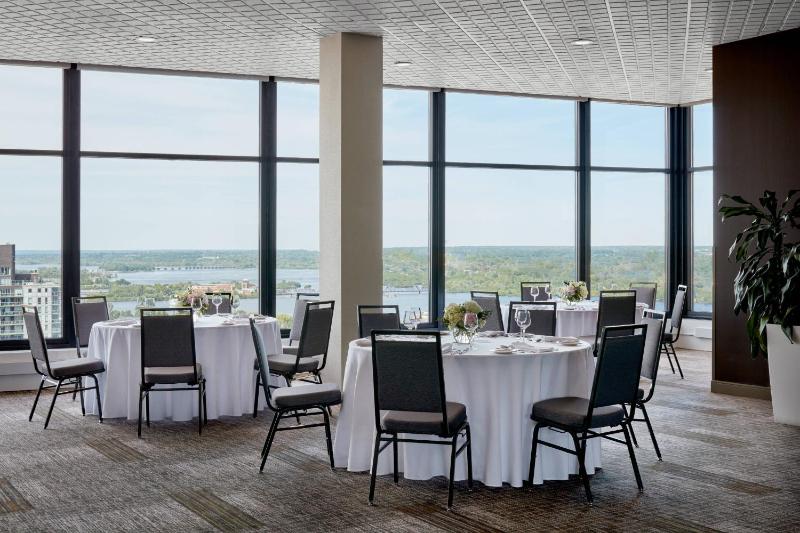 Delta Hotels Ottawa City Centre - image 9
