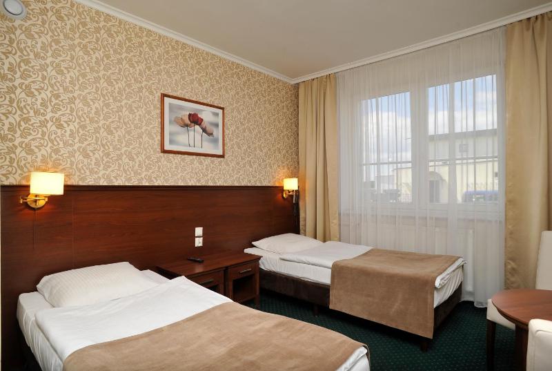 Deluxe Double Room image 3