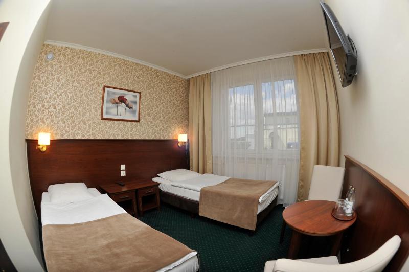 Deluxe Double Room image 4