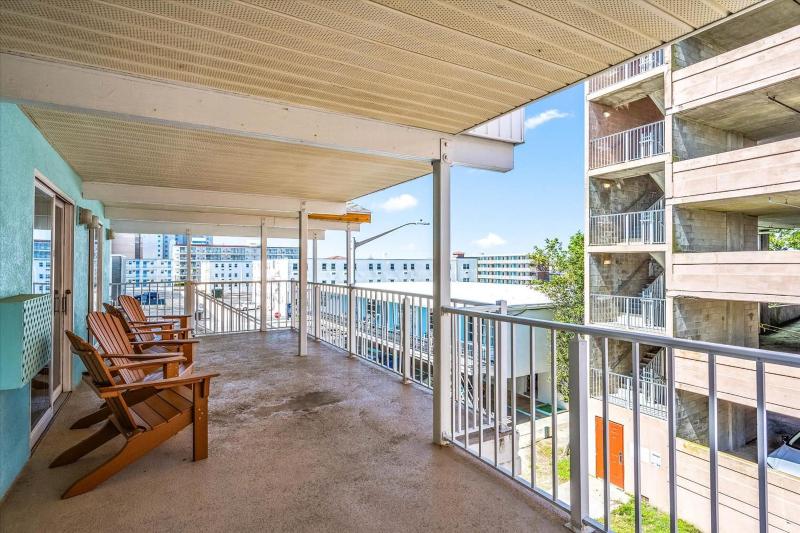 Eden Roc Ocean Front - image 29