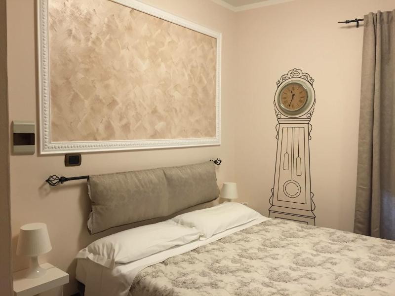 Double Room with Balcony image 3