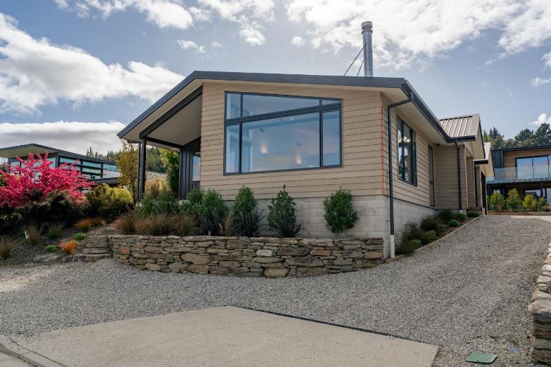 Mahaanui South - Wanaka Holiday Home - image 2