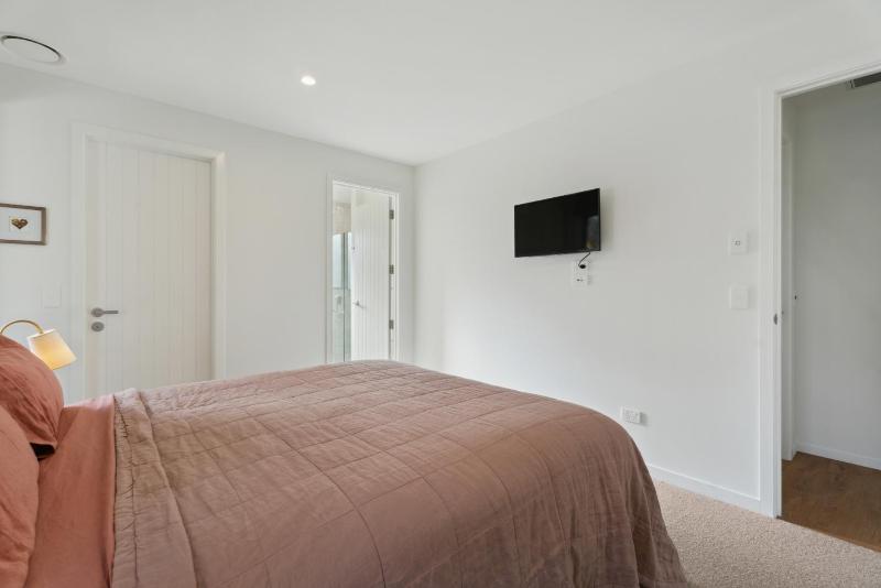 Mahaanui South - Wanaka Holiday Home - image 13