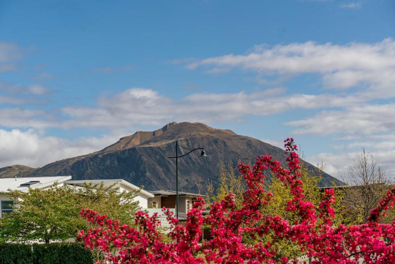 Mahaanui South - Wanaka Holiday Home - image 9