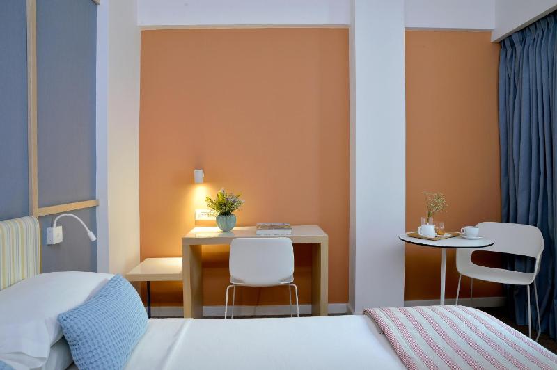 Airotel Guestroom image 3