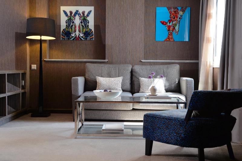 Executive Suite image 2
