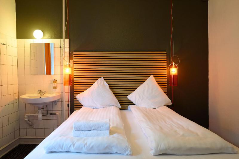 Double or Twin Room with Shared Bathroom image 3