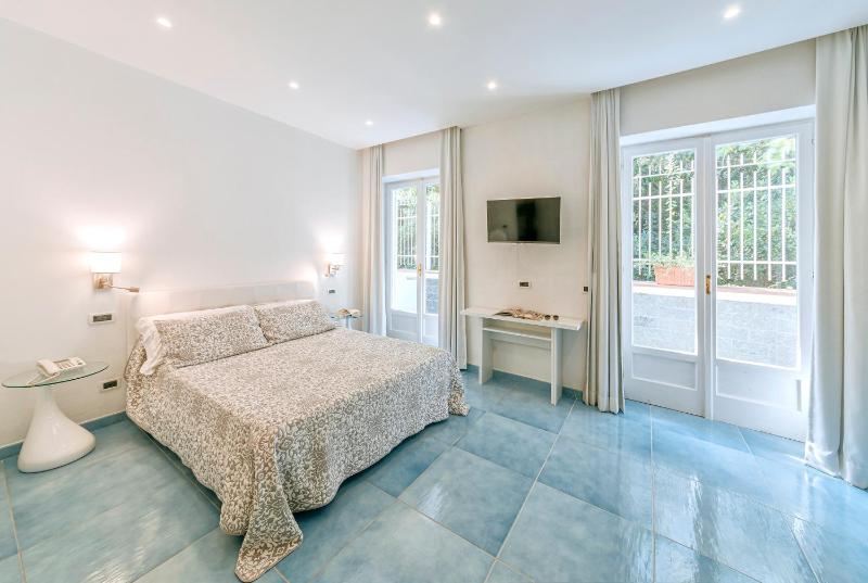 Double or Twin Room image 3