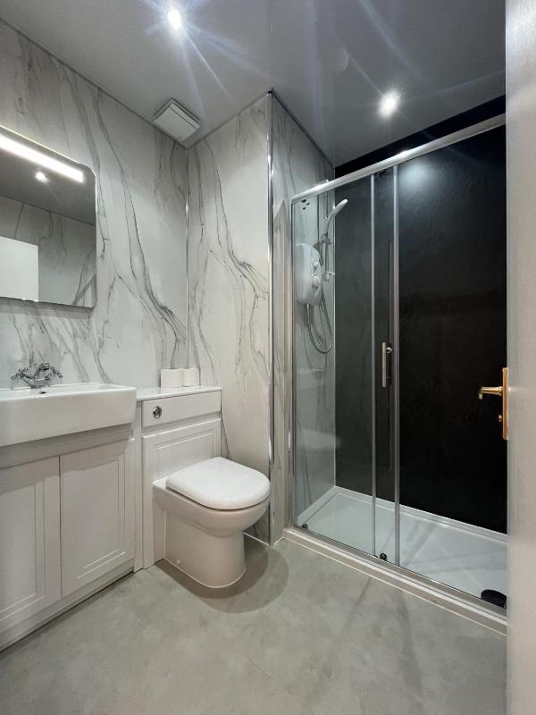 Double Room with Private Bathroom image 3