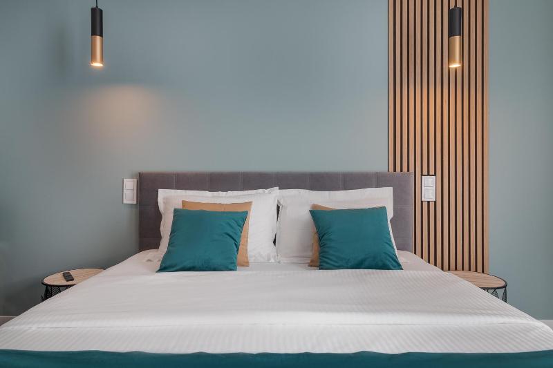 Deluxe Double Room image 2