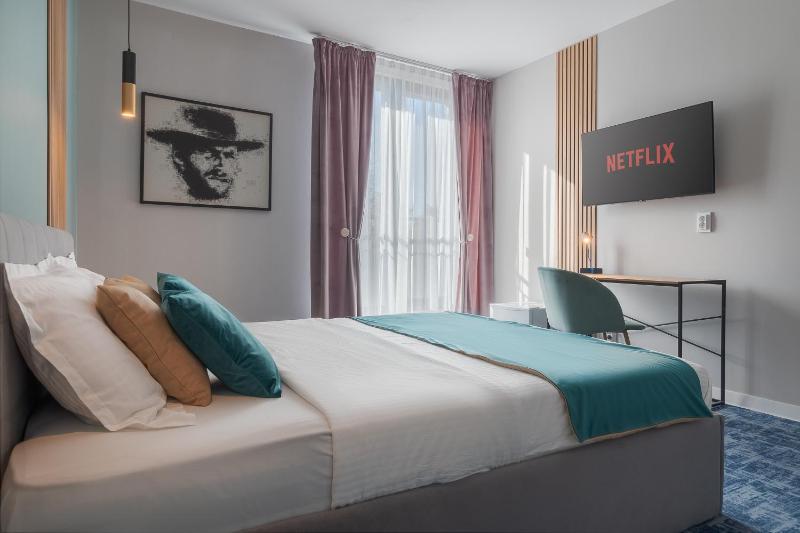 Deluxe Double Room image 4