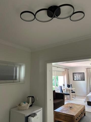 Large Double Room image 4