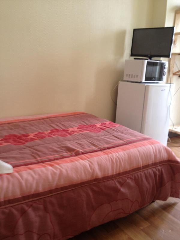 Double Room with Shared Bathroom image 3