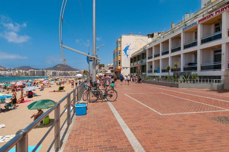 Apartment over the sea Las Canteras MC by VillaGranCanaria - image 12