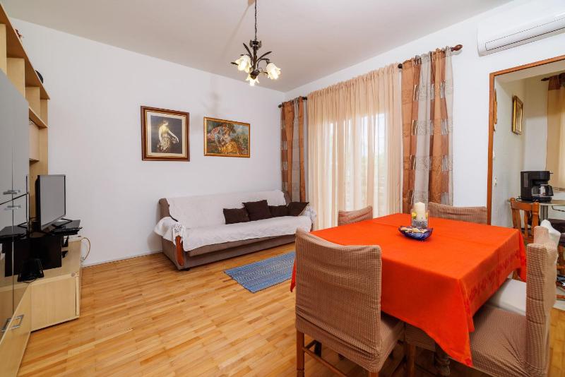 Apartments Zvonimir - image 13