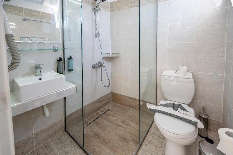 Superior Double Room image 3