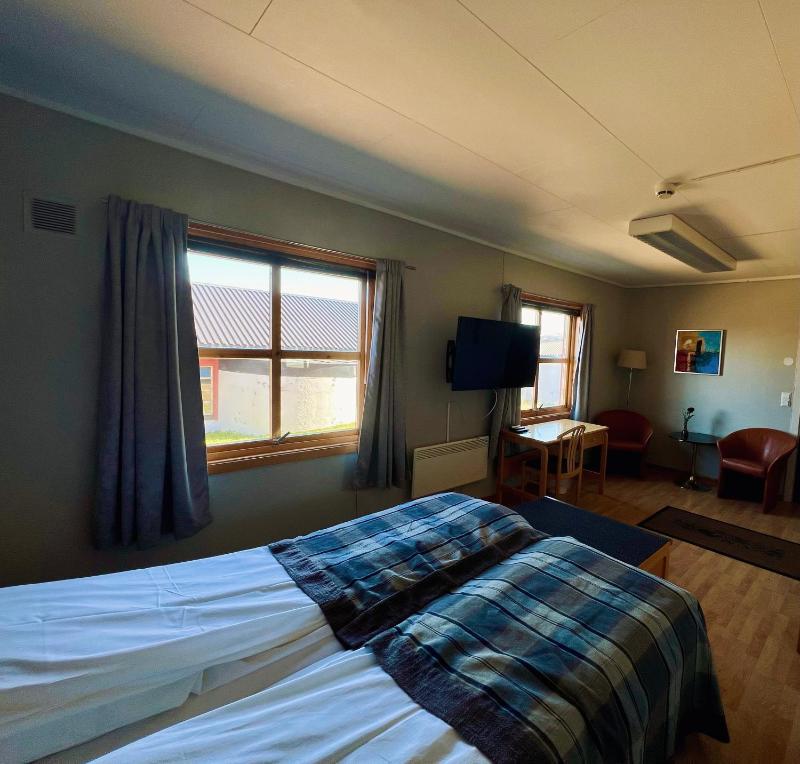 Economy Double Room image 3