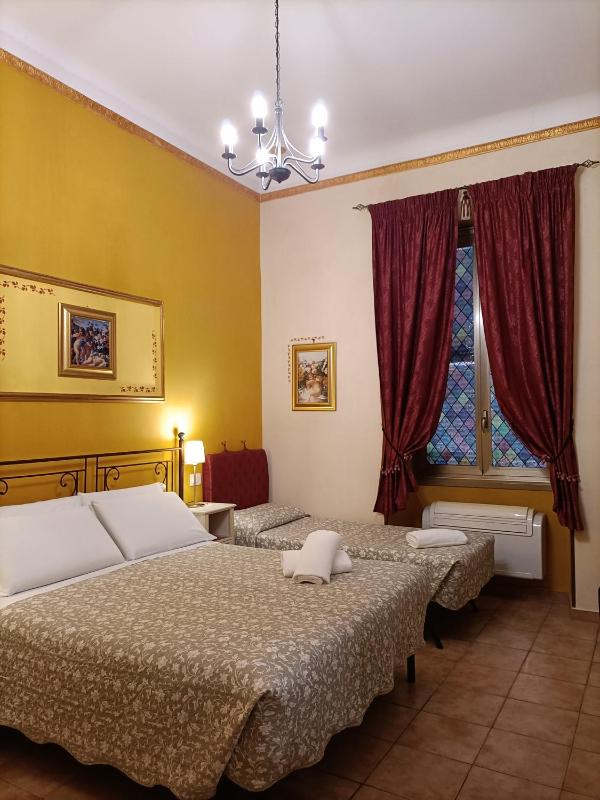 Standard Double Room image 1