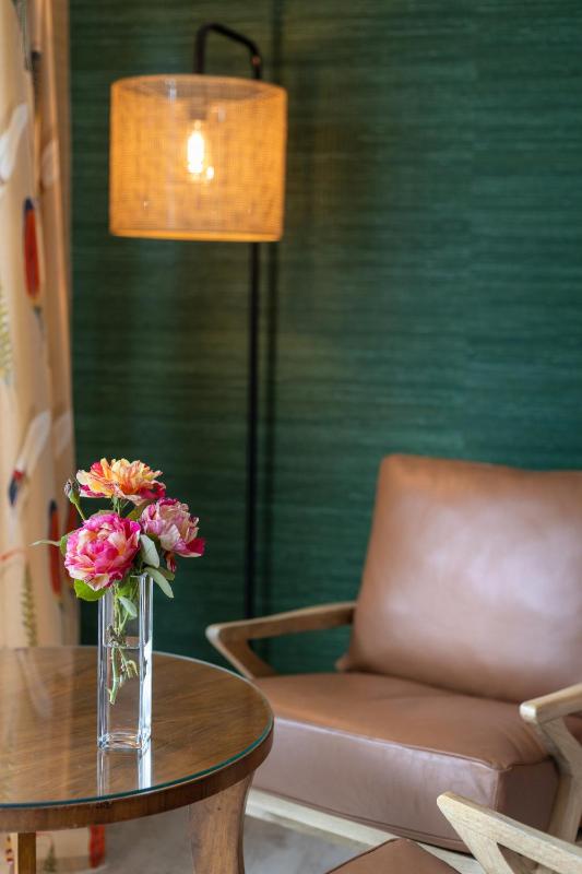 Deluxe Double Room with Balcony Garden View image 1