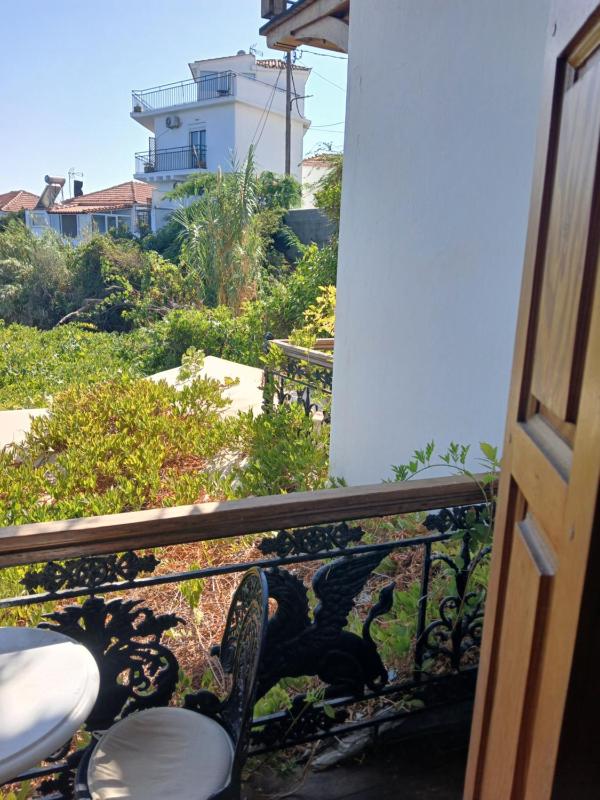 Double Room with Balcony image 4
