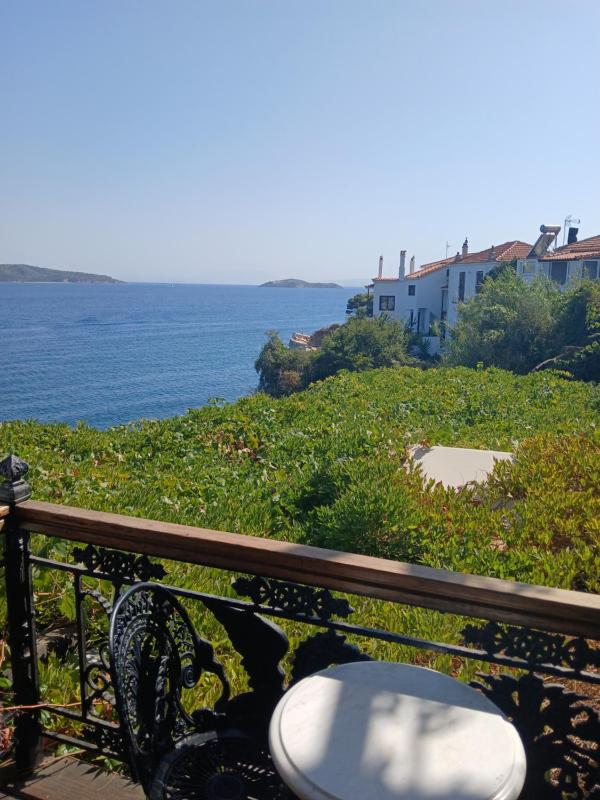 Double Room with Balcony image 2