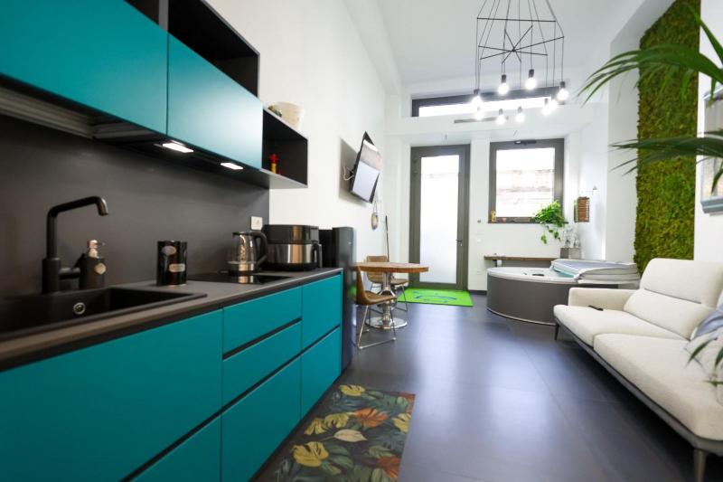 J Luxury Home - image 16
