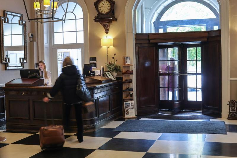 Queens Hotel Cheltenham - image 16