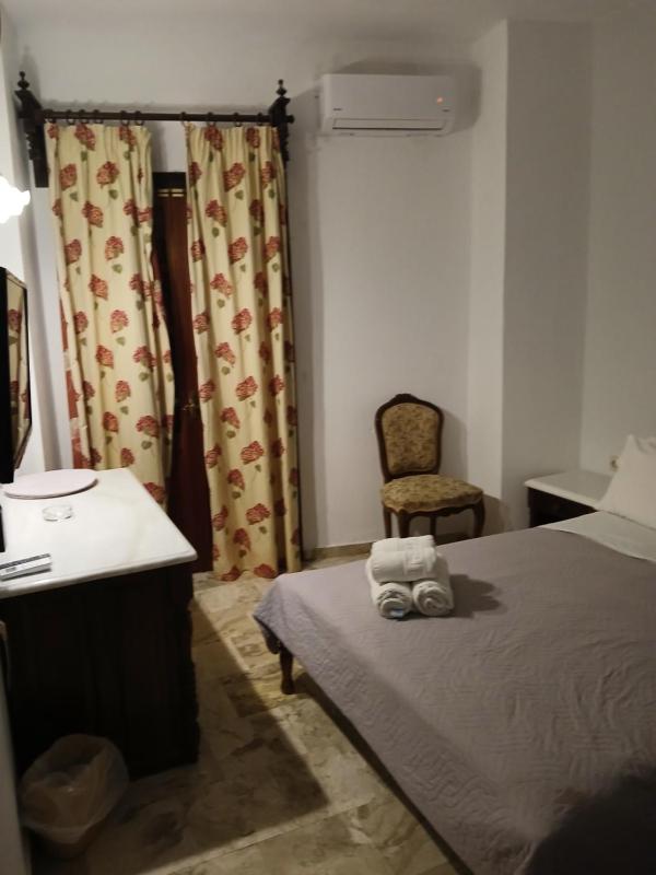 Double Room with Balcony and Sea View image 3
