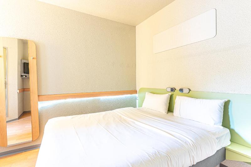 Double Room image 1