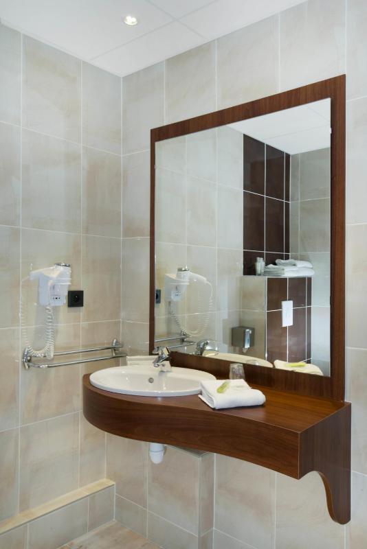 Quadruple Room image 1