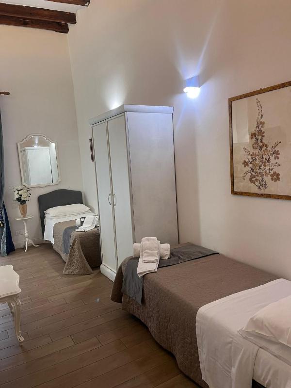 Twin Room image 1