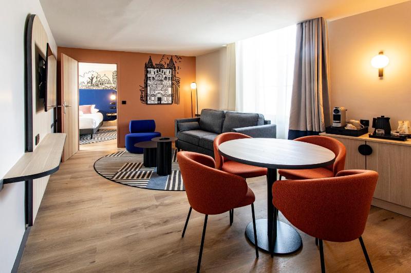 Suite with One Double Bed and Sofa Bed image 3