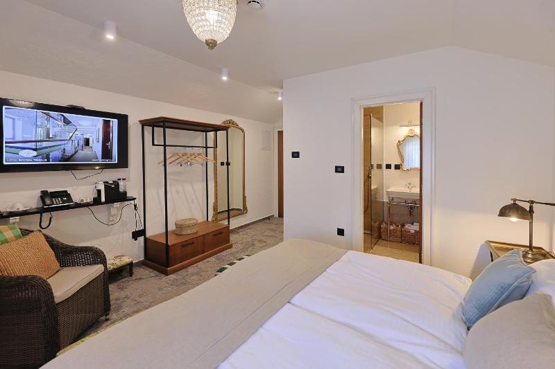 Double or Twin Room with Garden View - Annex image 4