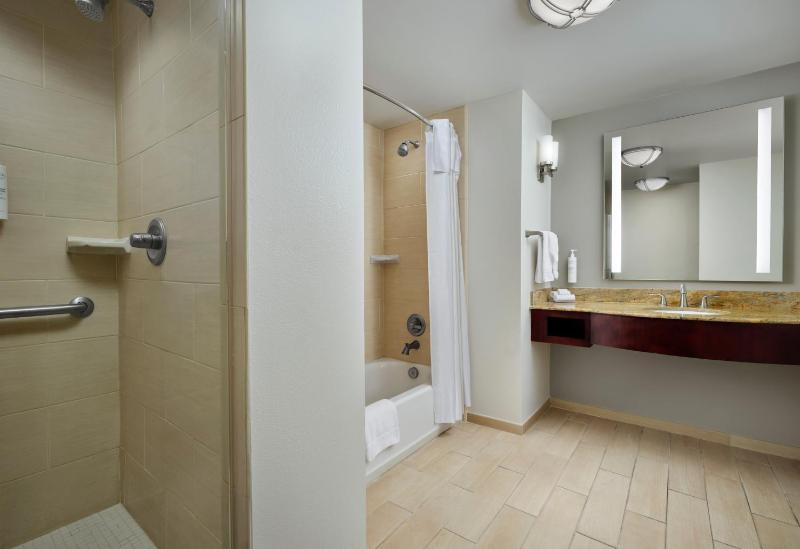 One-Bedroom King Suite with Sofa Bed image 2