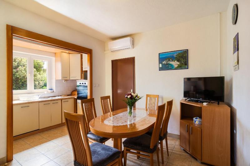 Apartment Ivope - image 11