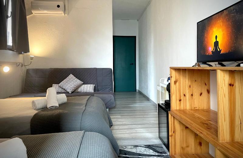 Double Room with Private Bathroom image 4